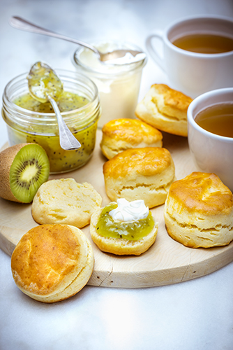 recette pour brunch, scones maison et confiture de kiwi cuisine companion moulinex brunch recipes