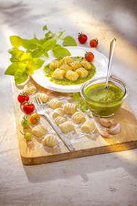 saveurs italie gnocchis maison et pesto companion moulinex italian food miniature