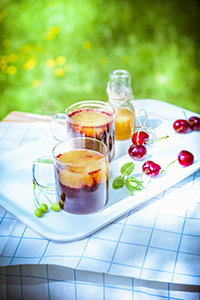 fraicheur des smoothies frais soupe de cerise au jus de melon CHERRY SOUP AND MELON JUICE miniature