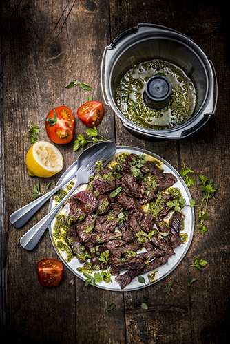 onglet-ou-hampe-de-boeuf-sauce-chimichurri-recette-latino-marielys-Lorthios-photographe