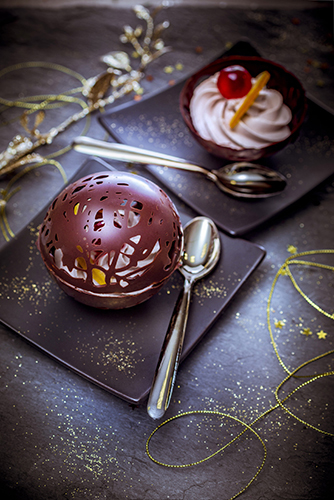 sphere-surprise-en-chocolat-creme-fouettee-recettes-speciales-noel