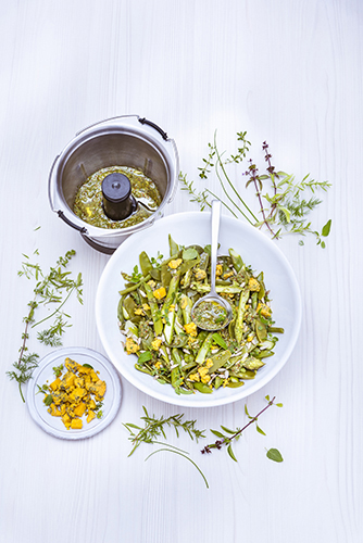 Salade-légumes-verts-vinaigrette-aux-herbes