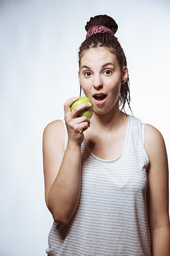 Portrait-pomme-gourmandise-marielys-lorthios-photograph