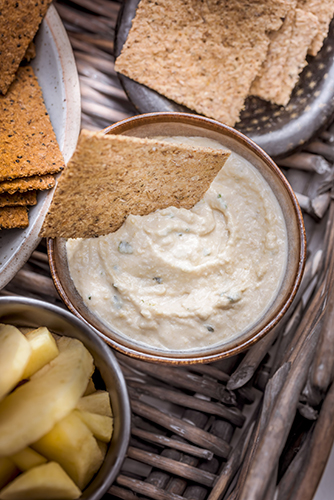 Crackers-Rebon-plateau-aperitif-houmous-pommes-Photographe-professionnelle-Marielys-Lorthios.com