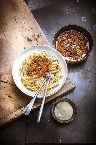 Spaghetti-maison-mijoté-aubergines-boeuf-Pâtes-fraiches-maison--SAVEURS-THERMOMIX-N30