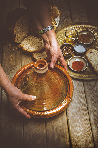 bessara-huile-olive-soupe-pois-casses-legumineuses-presentation-tajine